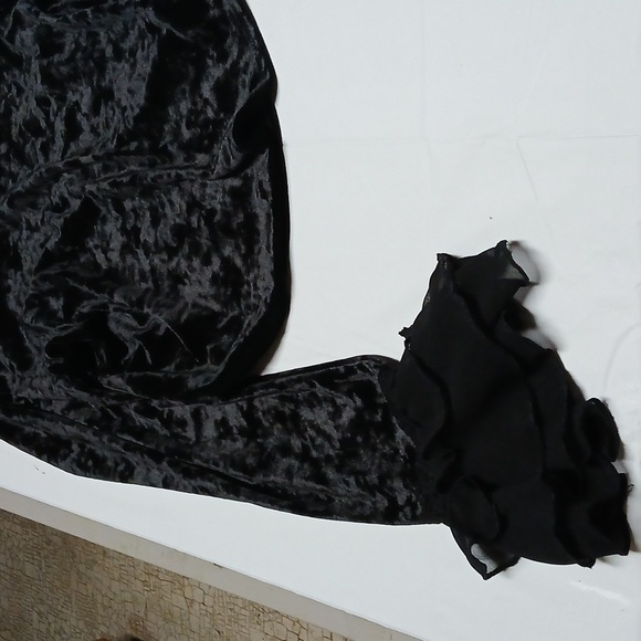 Dolls Kill Widow Enamored Galore Black Velvet Long Sleeve Top XXL Goth Gothic - Picture 9 of 11